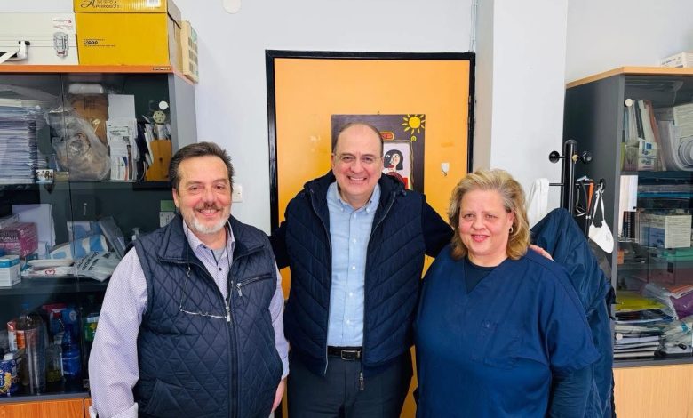 Μακάριος-Λαζαρίδης:-Δύο-νέα-πληρώματα-ασθενοφόρων-στο-Κέντρο-Υγείας-Ελευθερούπολης-και-αναβάθμιση-3-εκατ.-ευρώ