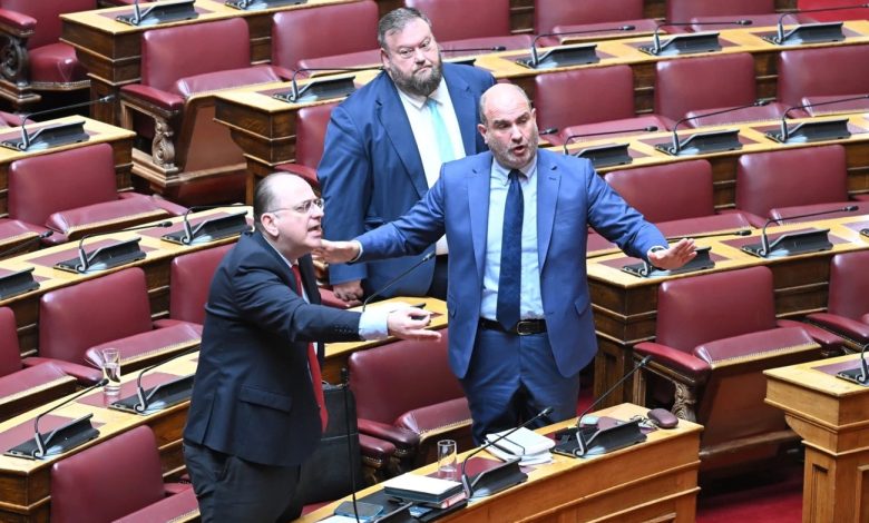 Βουλή:-«Σφάχτηκαν»-Κωνσταντοπούλου,-Λαζαρίδης-και-Μαρκόπουλος-και-διακόπηκε-η-συνεδρίαση-–-Κακλαμάνης:-Ντροπή-αυτά-που-έγιναν