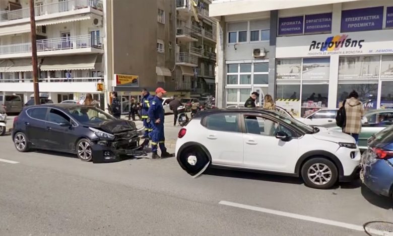 Καραμπόλα-στη-διάβαση-της-Ραψάνης-στην-Καβάλα-–-Καπνοί-από-όχημα,-αλλά-χωρίς-ζημιές