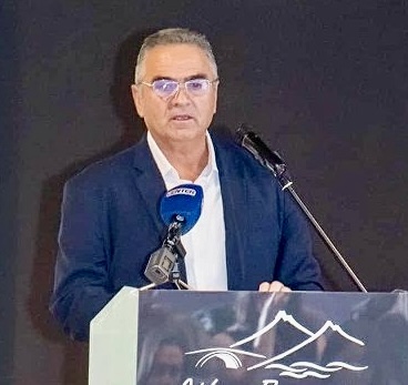 Γιώργος-Καλλινικίδης:-Ξεκίνησε-η-κατασκευή-του-κλειστού-γυμναστηρίου-της-Νέας-Περάμου