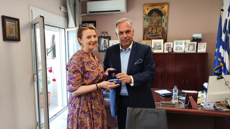Συνάντηση-του-Δημάρχου-Θάσου-με-την-Επικεφαλής-του-Προγράμματος-Πανεπιστημιακών-Εδρών-της-unesco