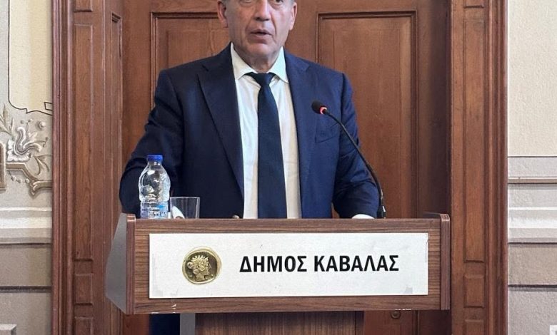 Μακάριος:-Αποκτά-κερκίδα-με-στέγαστρο-το-γήπεδο-της-Νέας-Περάμου-–-Χρηματοδότηση-397.000-ευρώ