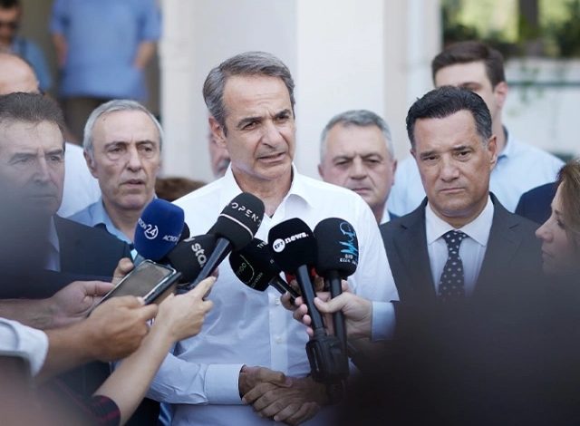 Οι-δράστες-θα-αντιμετωπιστούν-ως-εγκληματίες:-Στο-Ιπποκράτειο-Θεσσαλονίκης-ο-Μητσοτάκης,-επισκέφθηκε-τους-τραυματίες-της-βομβιστικής-επίθεσης