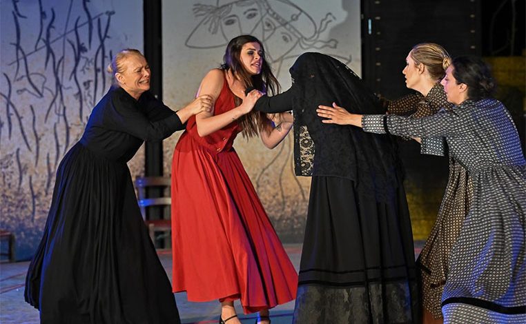 «Ματωμένος-γάμος»-από-το-Θεσσαλικό-Θέατρο-στο-Αρχαίο-Θέατρο-Φιλίππων