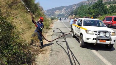 Υπό-έλεγχο-η-πυρκαγιά-από-φλεγόμενο-αυτοκίνητο-στα-Λουτρά-Ελευθερών