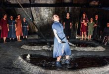 Συνταρακτικές-οι-«Τρωάδες»-του-Ευριπίδη-σε-σκηνοθεσία-Ελένης-Ευθυμίου