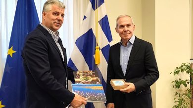 Επίσκεψη-του-Υφυπουργού-Εθνικής-Άμυνας-Θανάση-Δαβάκη-στον-Περιφερειάρχη-ΑΜΘ-Χριστόδουλο-Τοψίδη
