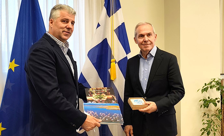 Επίσκεψη-του-Υφυπουργού-Εθνικής-Άμυνας-Θανάση-Δαβάκη-στον-Περιφερειάρχη-ΑΜΘ-Χριστόδουλο-Τοψίδη