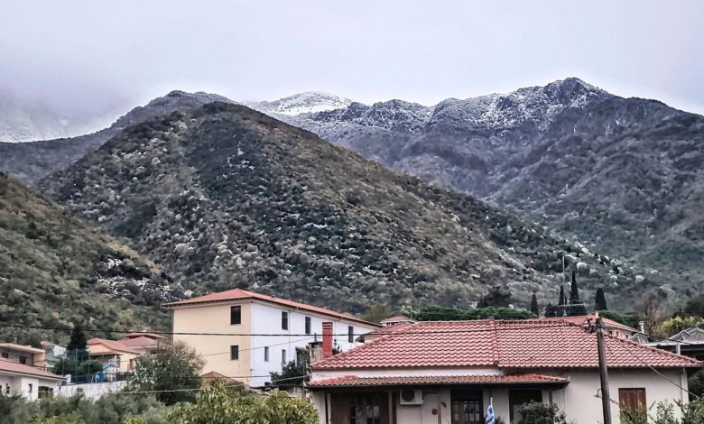 Παγγαίο:-Στα-λευκά-οι-κορυφές-του-βουνού-από-τα-1.500-μέτρα