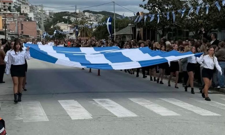 Με-επισημότητα-και-συγκίνηση-ο-εορτασμός-της-28ης-Οκτωβρίου-στη-Νέα-Πέραμο